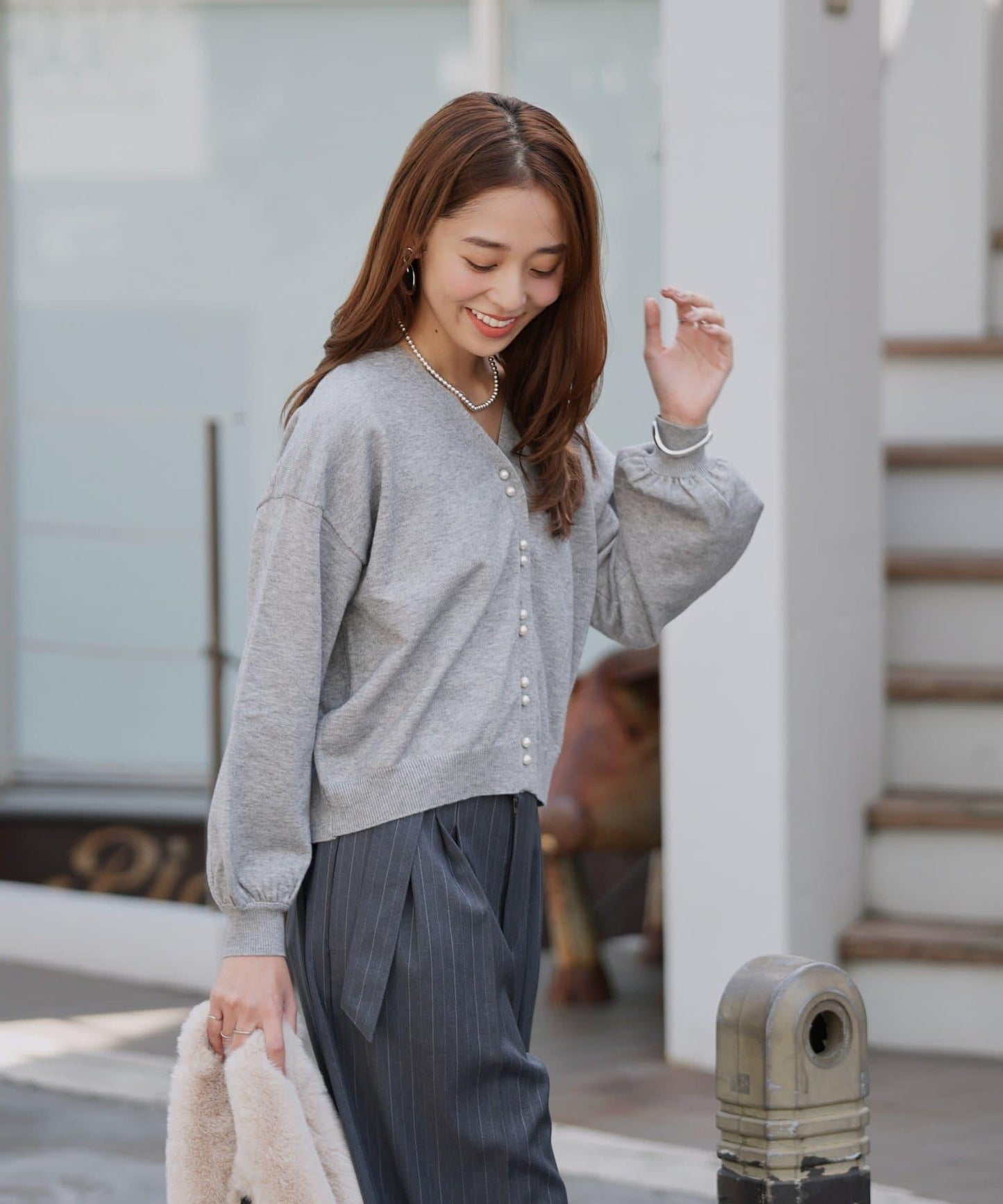 《さりげなく大人可愛い》雙珍珠紐扣短款開衫