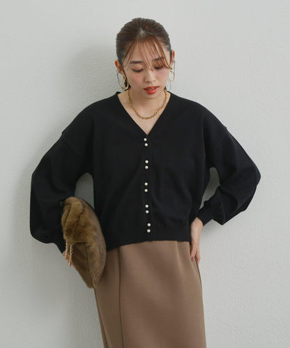 《さりげなく大人可愛い》雙珍珠紐扣短款開衫