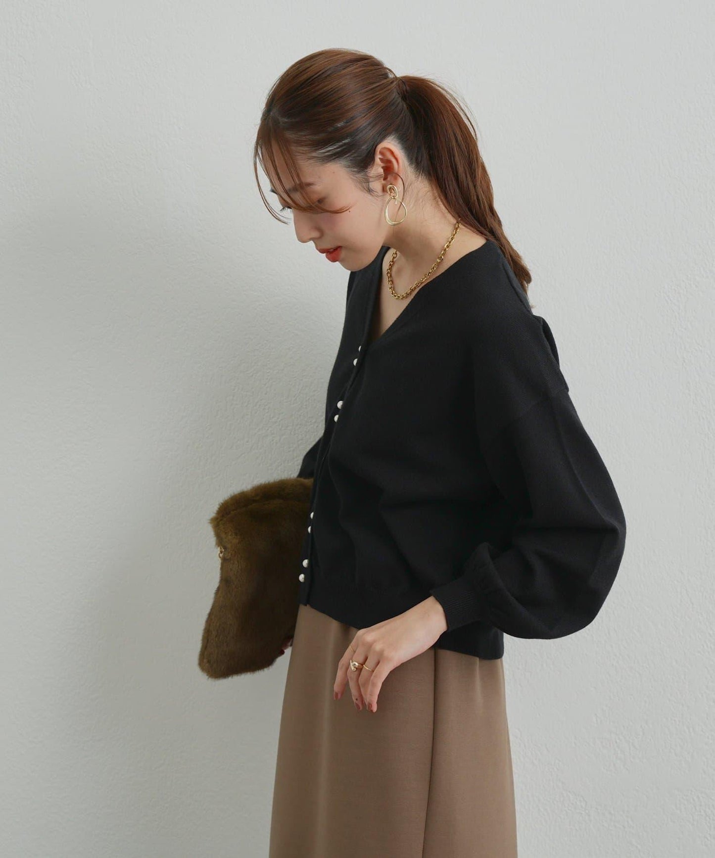 《さりげなく大人可愛い》雙珍珠紐扣短款開衫