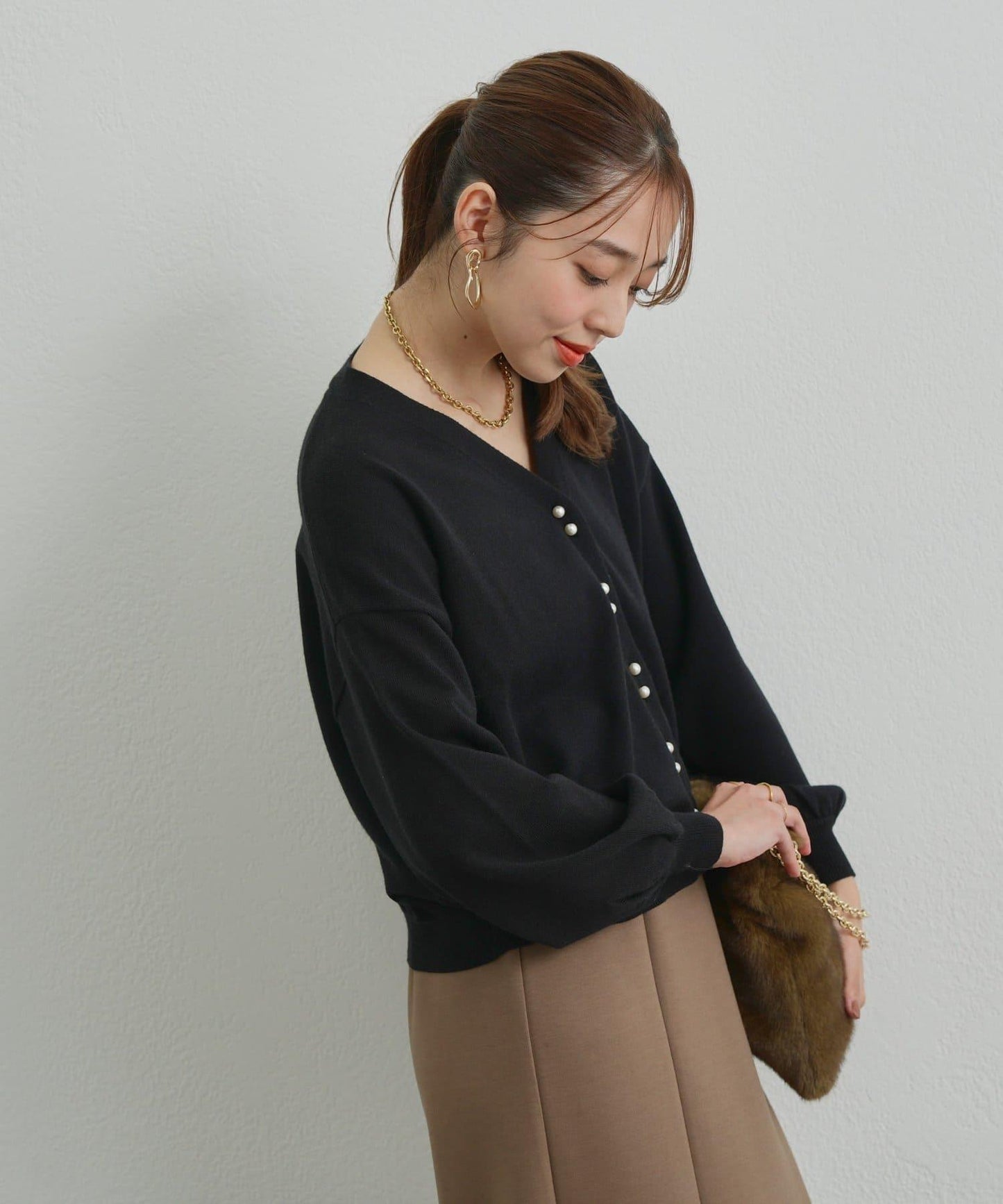 《さりげなく大人可愛い》雙珍珠紐扣短款開衫