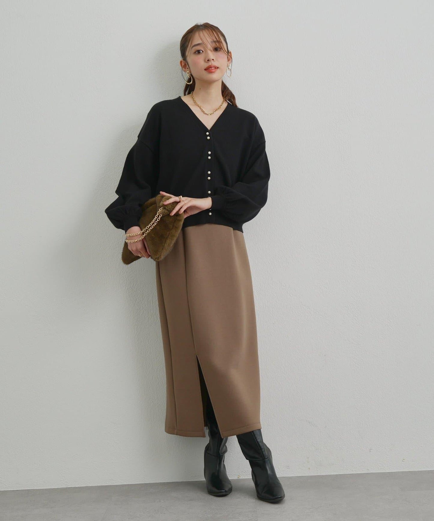 《さりげなく大人可愛い》雙珍珠紐扣短款開衫