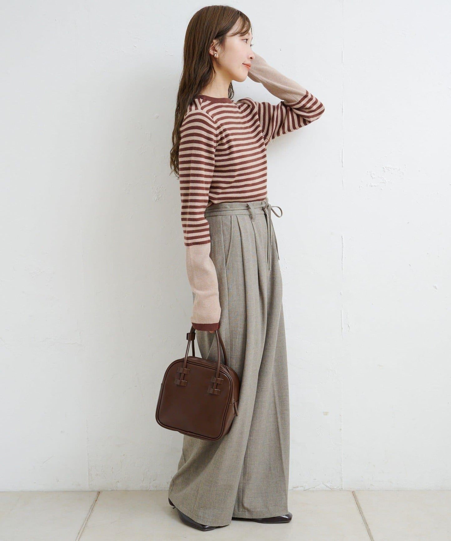 B條紋指洞針織上衣