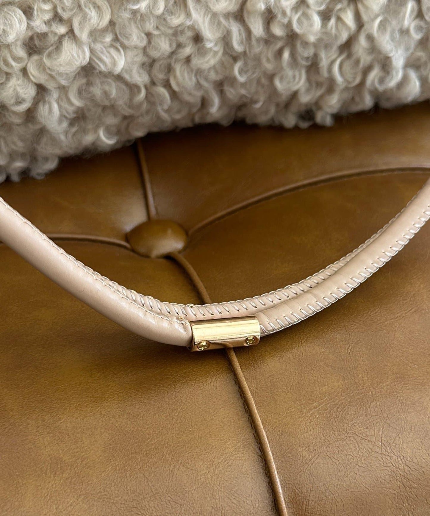 貴賓犬絨面單肩包