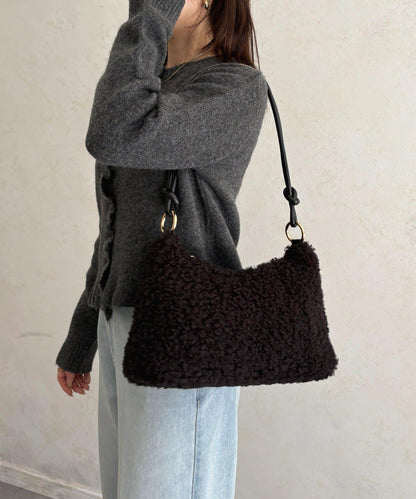 貴賓犬絨面單肩包