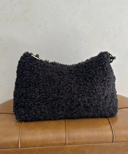 貴賓犬絨面單肩包