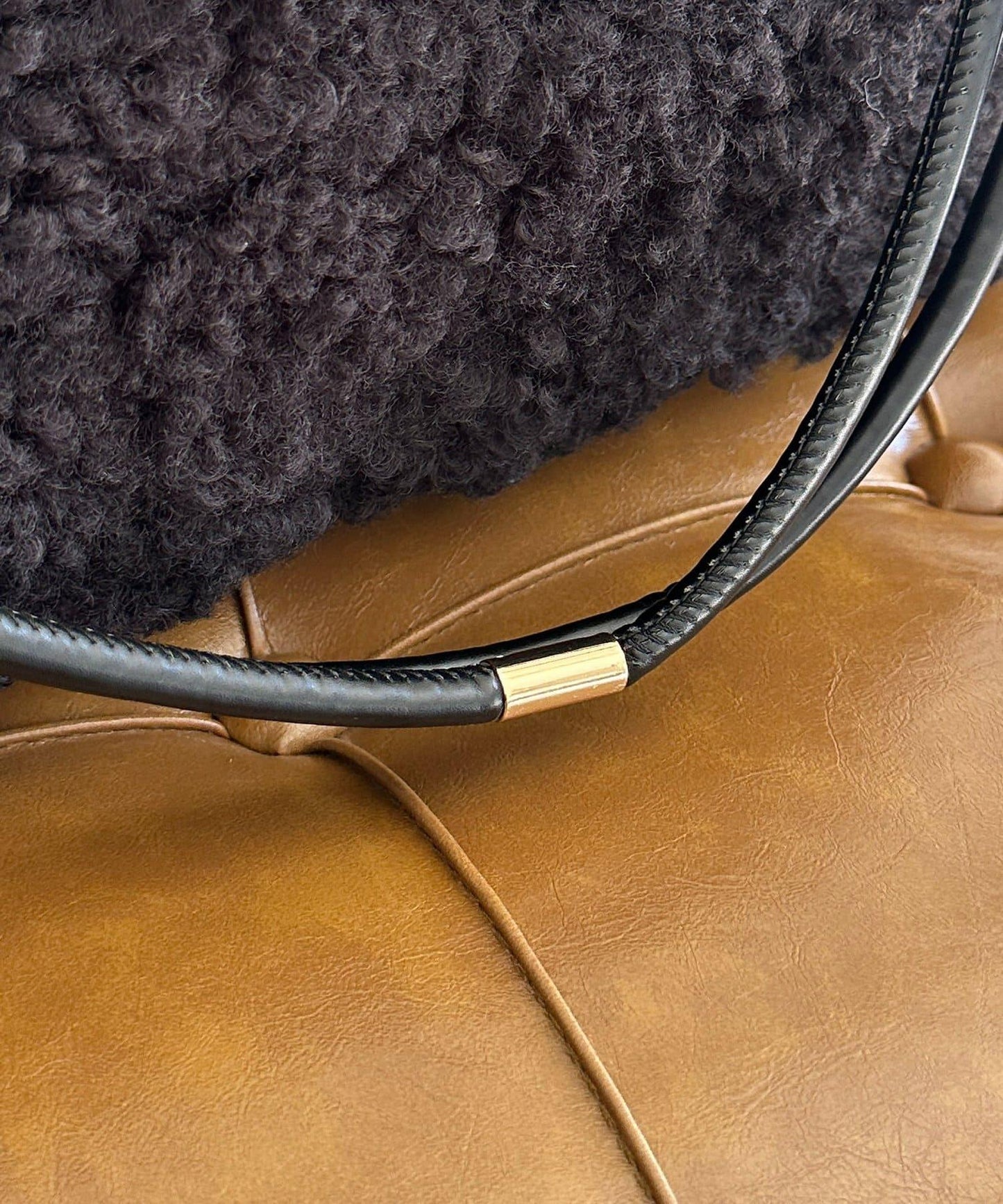 貴賓犬絨面單肩包