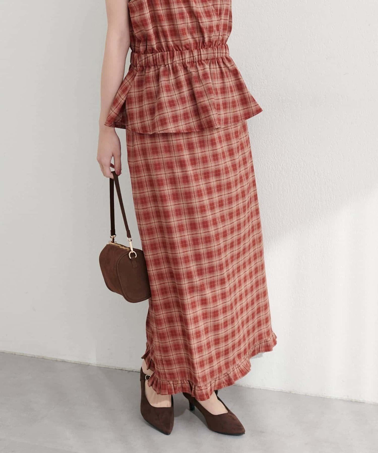 裾荷葉邊格紋半身裙