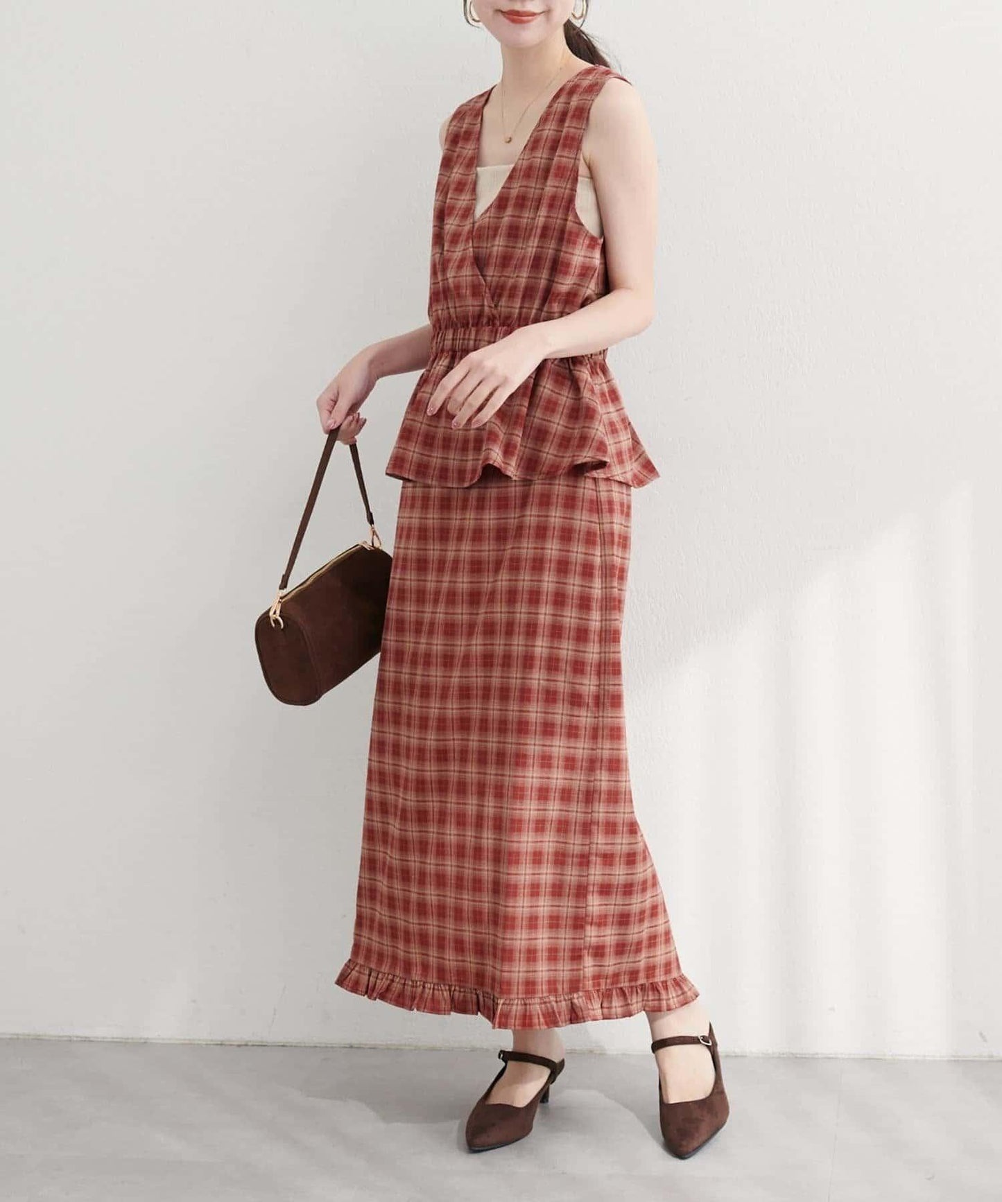 裾荷葉邊格紋半身裙