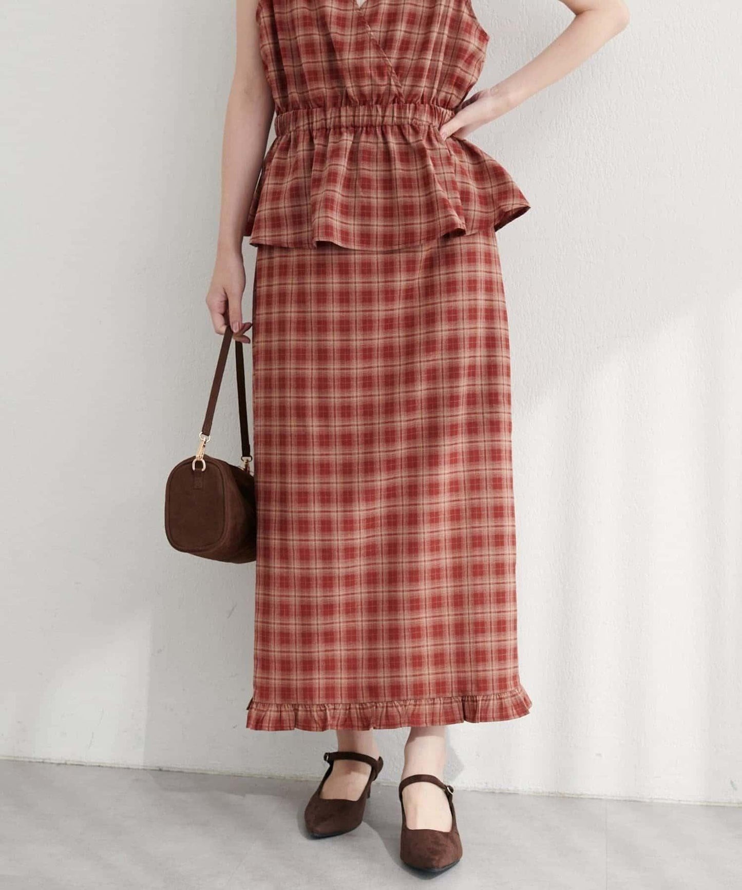 裾荷葉邊格紋半身裙