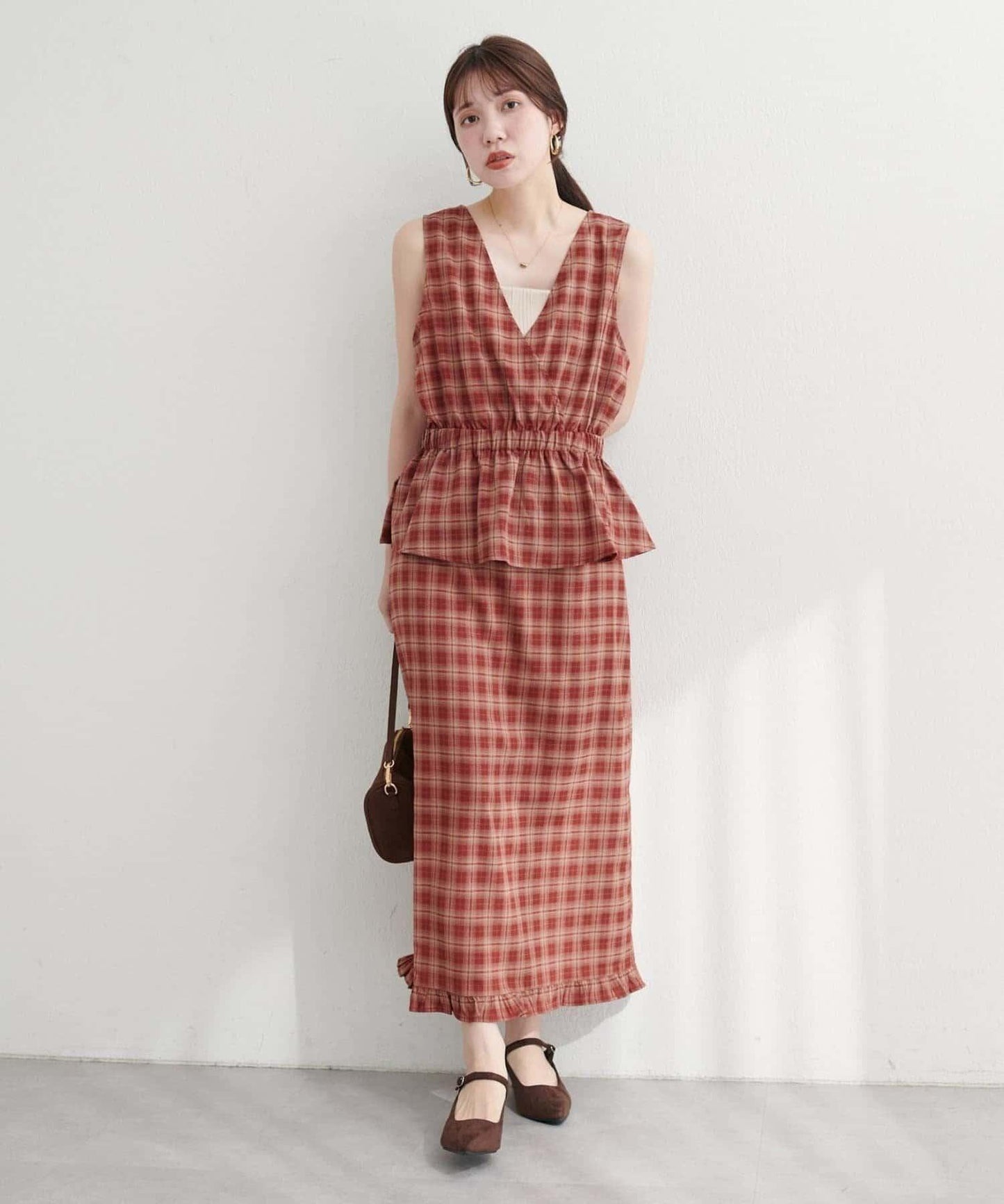 裾荷葉邊格紋半身裙