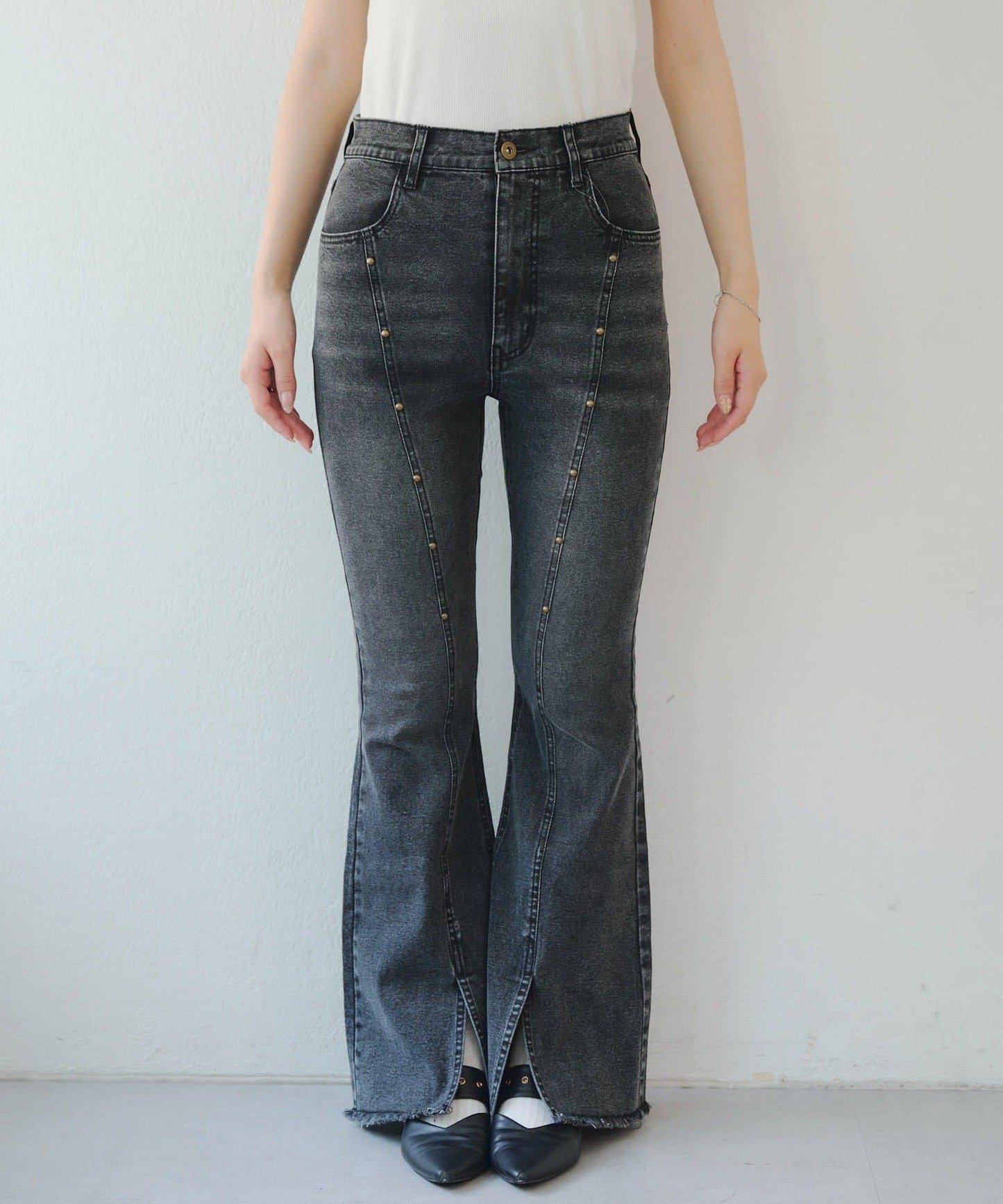 【2尺碼可選】鉚釘微喇牛仔褲