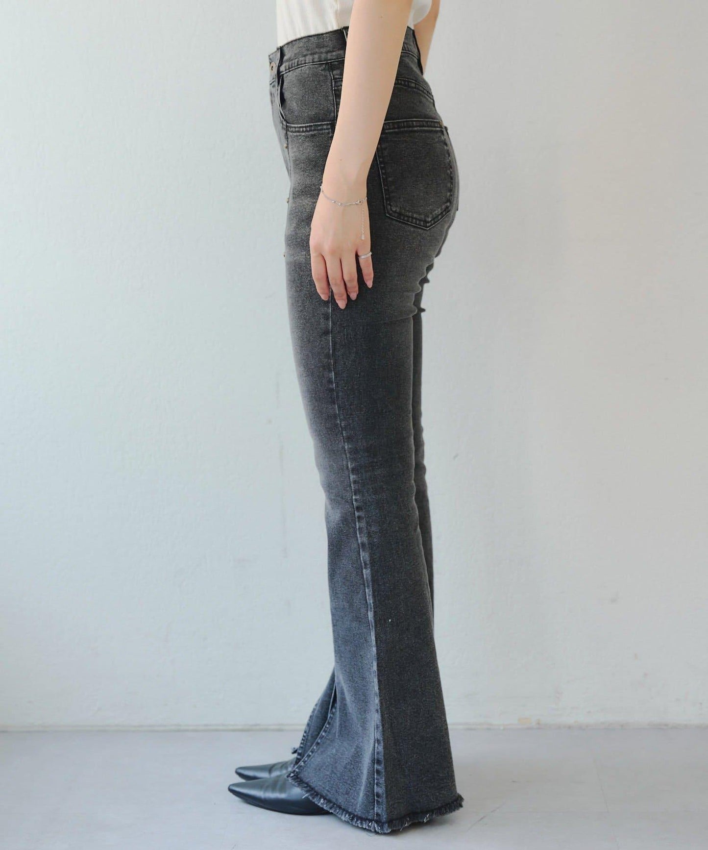 【2尺碼可選】鉚釘微喇牛仔褲