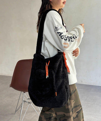 帶吊飾毛絨束口托特包