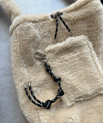 帶吊飾毛絨束口托特包