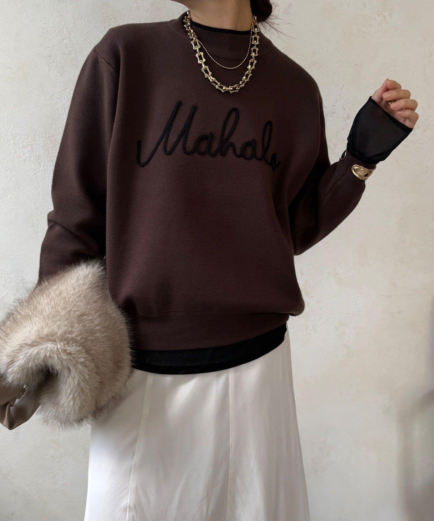 繡花字母針織上衣