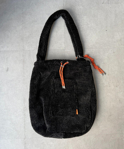 帶吊飾毛絨束口托特包