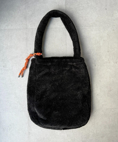 帶吊飾毛絨束口托特包