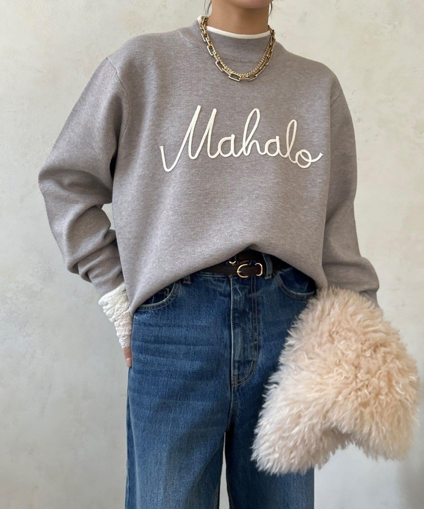 繡花字母針織上衣