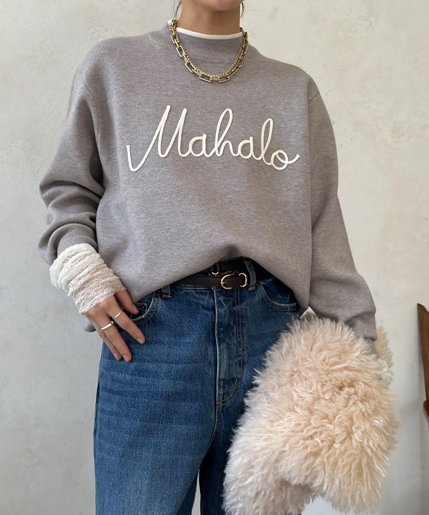 繡花字母針織上衣