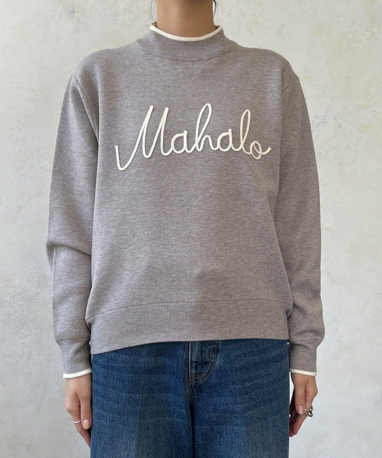 繡花字母針織上衣