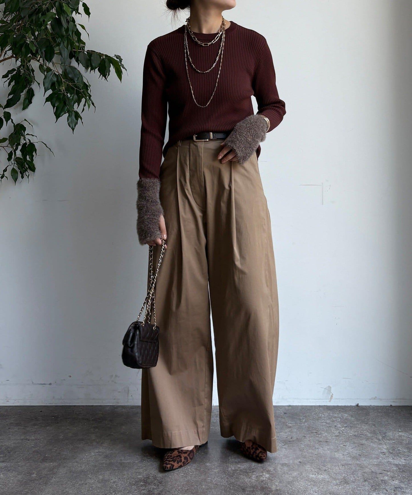 拼接長絨指洞羅紋針織衫