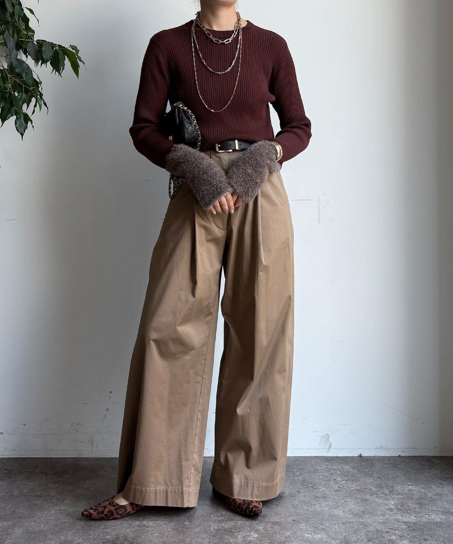 拼接長絨指洞羅紋針織衫