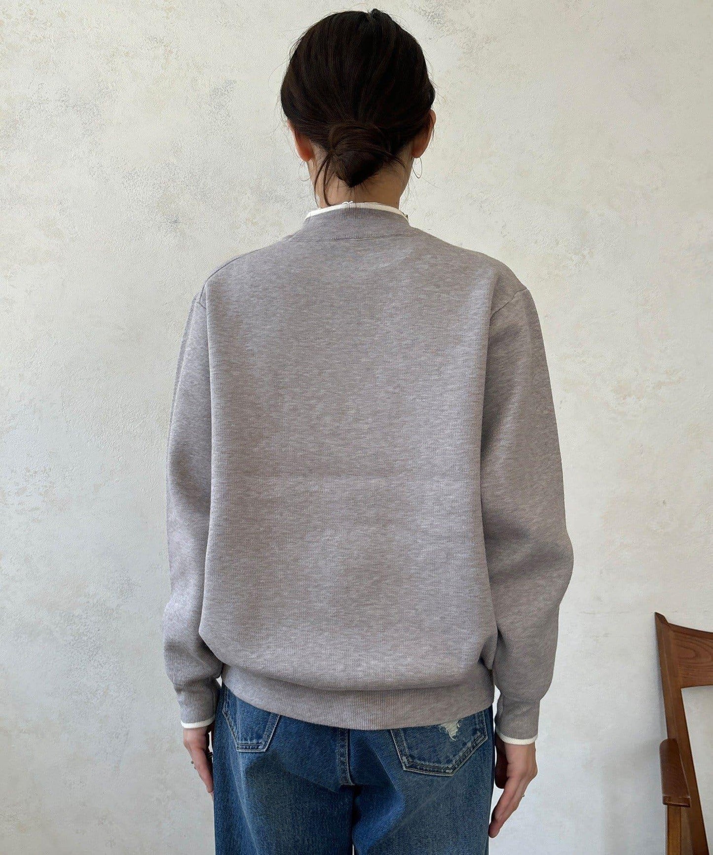 繡花字母針織上衣