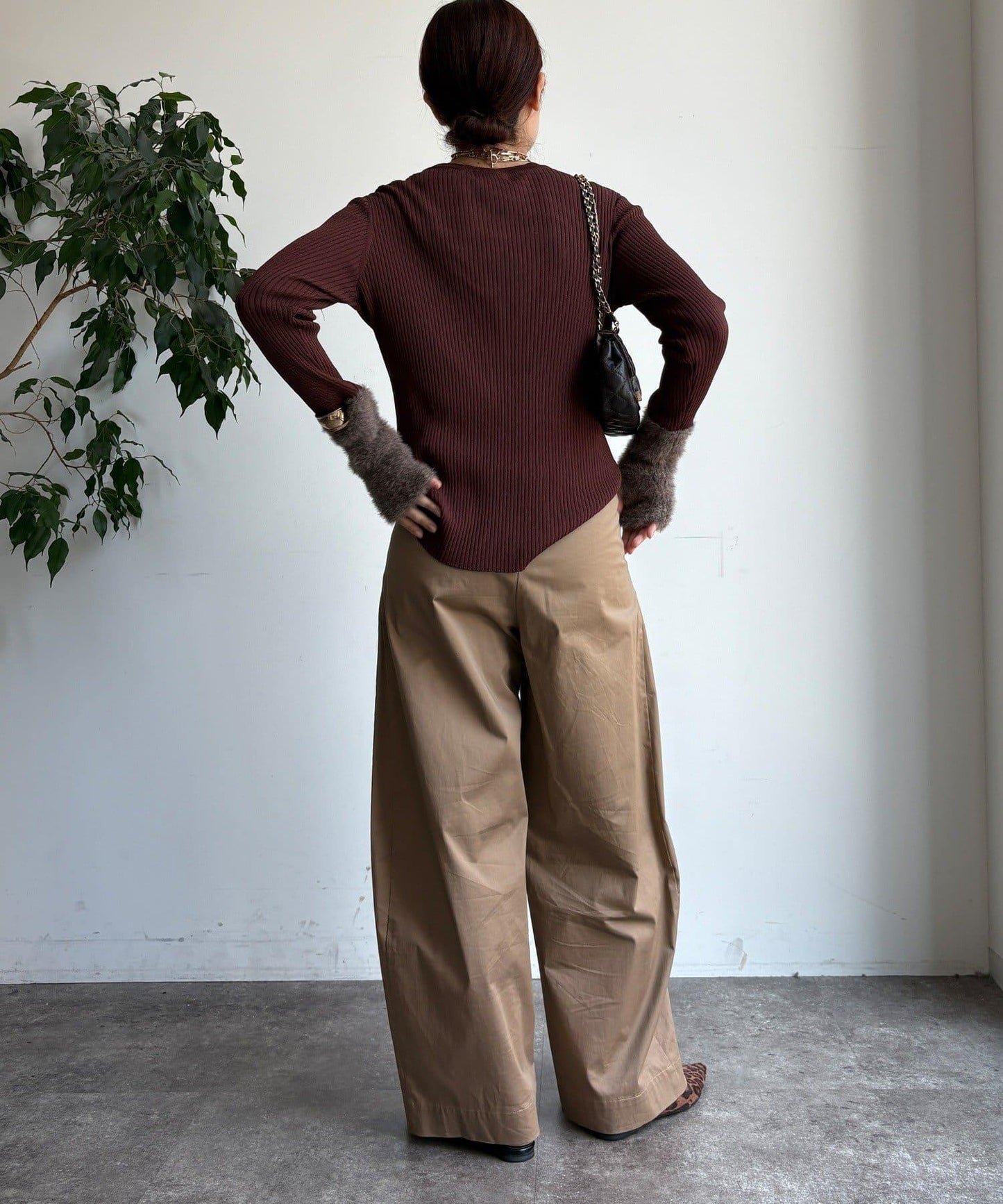 拼接長絨指洞羅紋針織衫