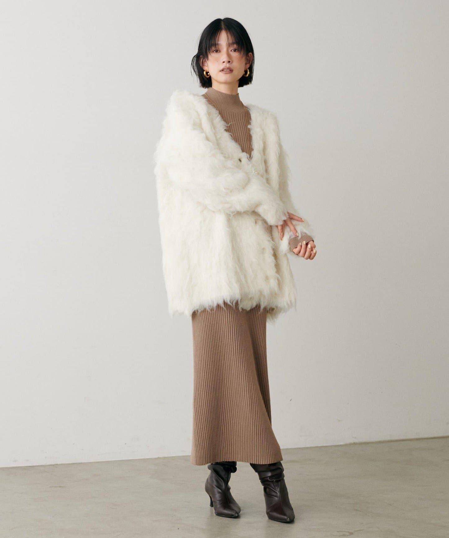 高貴起毛工藝針織大衣