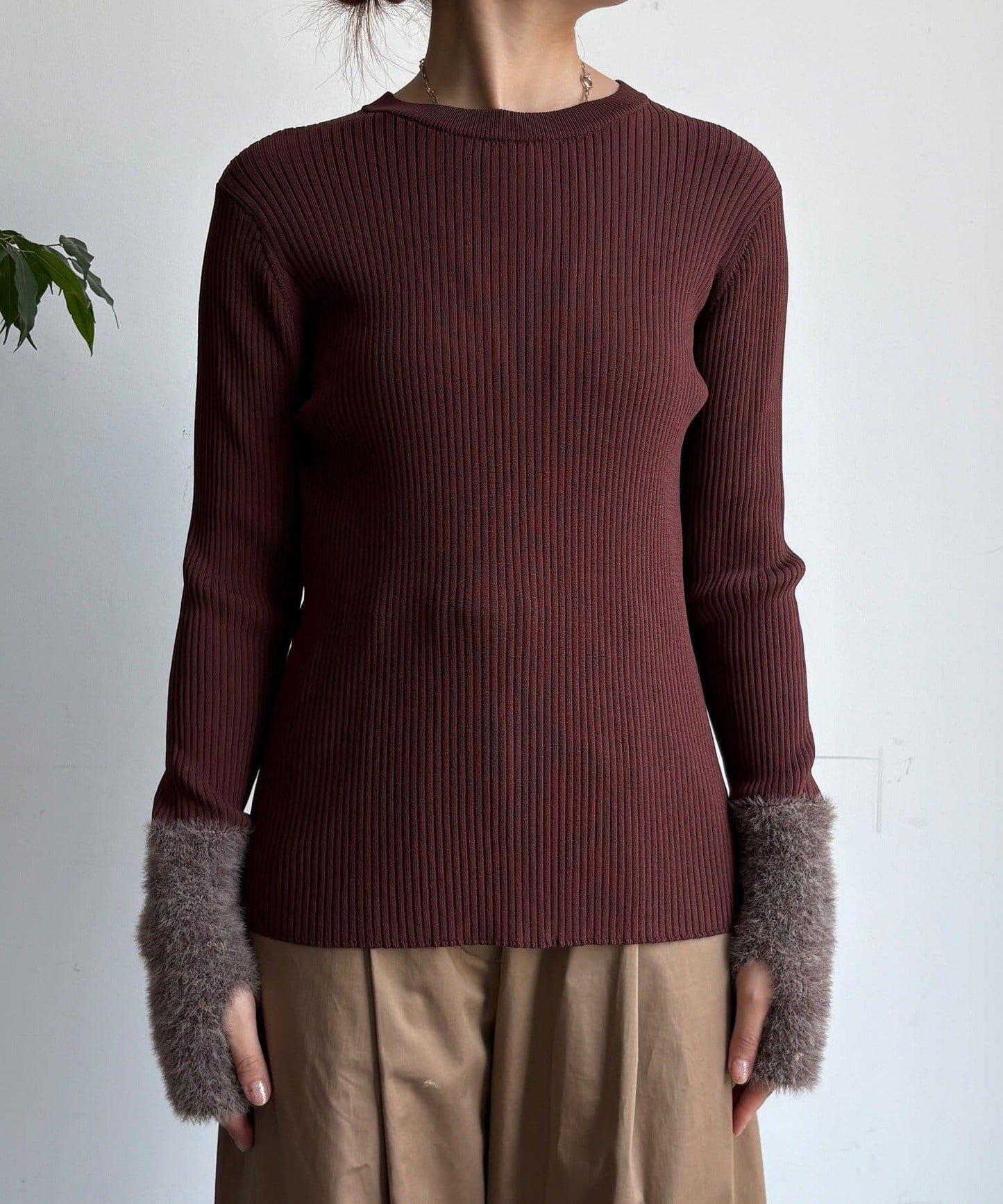 拼接長絨指洞羅紋針織衫