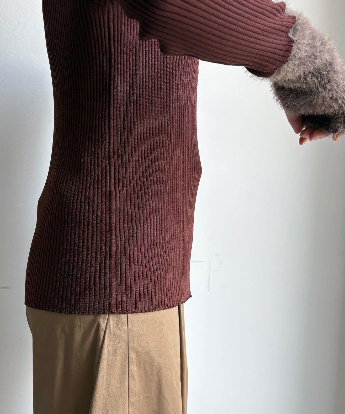 拼接長絨指洞羅紋針織衫