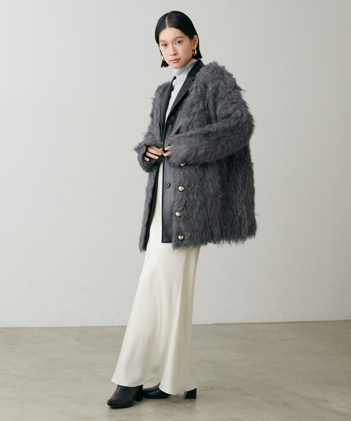 高貴起毛工藝針織大衣