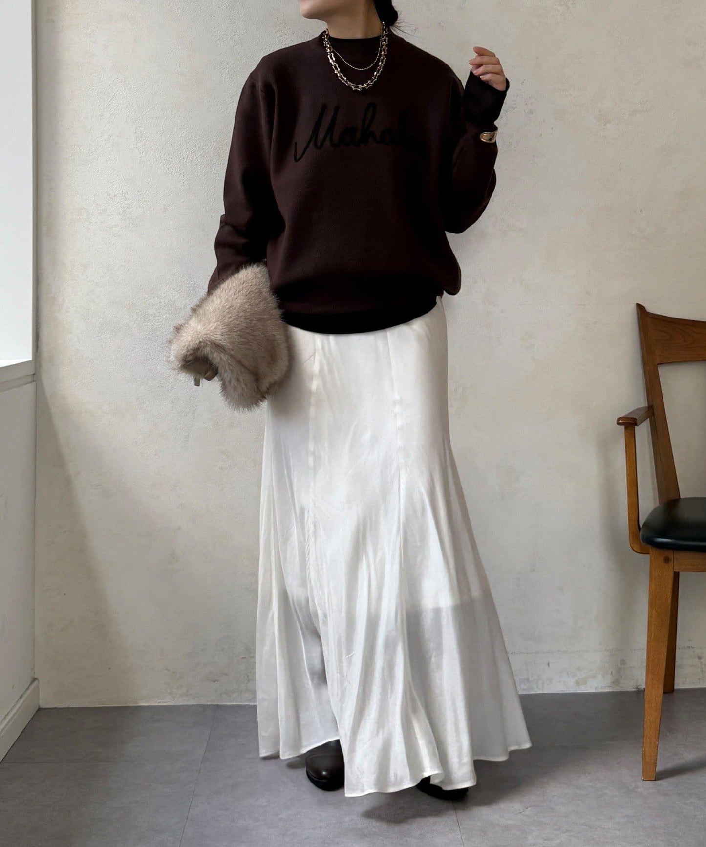 繡花字母針織上衣