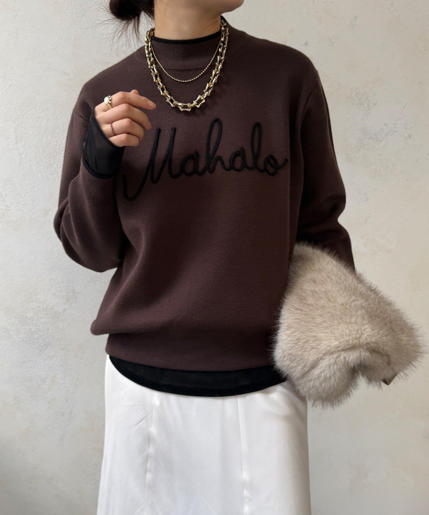 繡花字母針織上衣