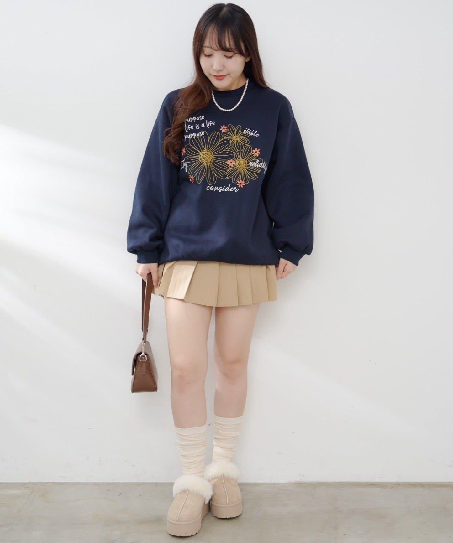 花卉與標誌拼接加絨套頭衫