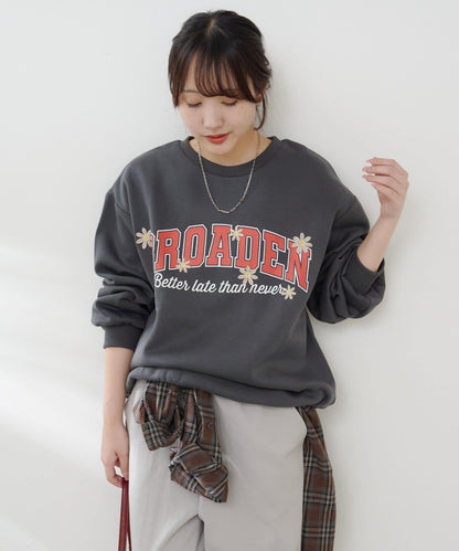 花卉與標誌拼接加絨套頭衫