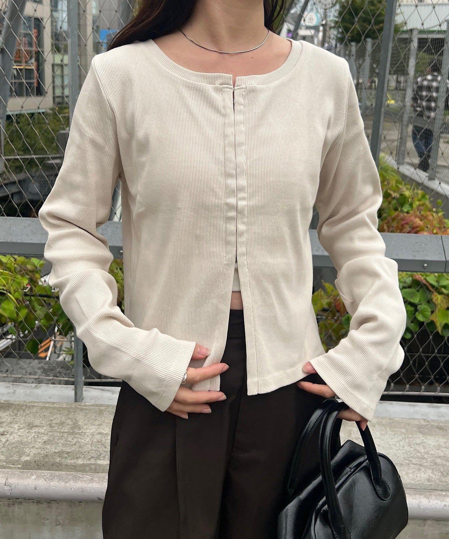 帶扣長袖T恤
