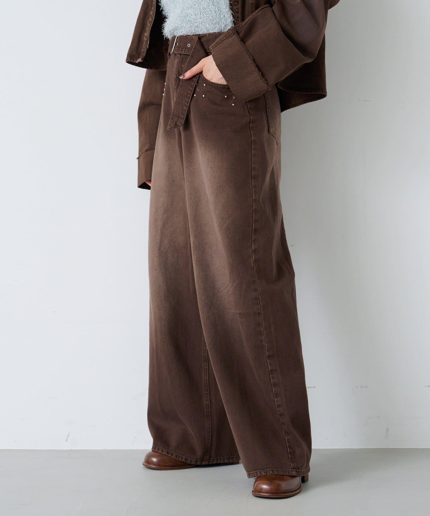 【Kastane】帶裝飾珠寶的牛仔褲