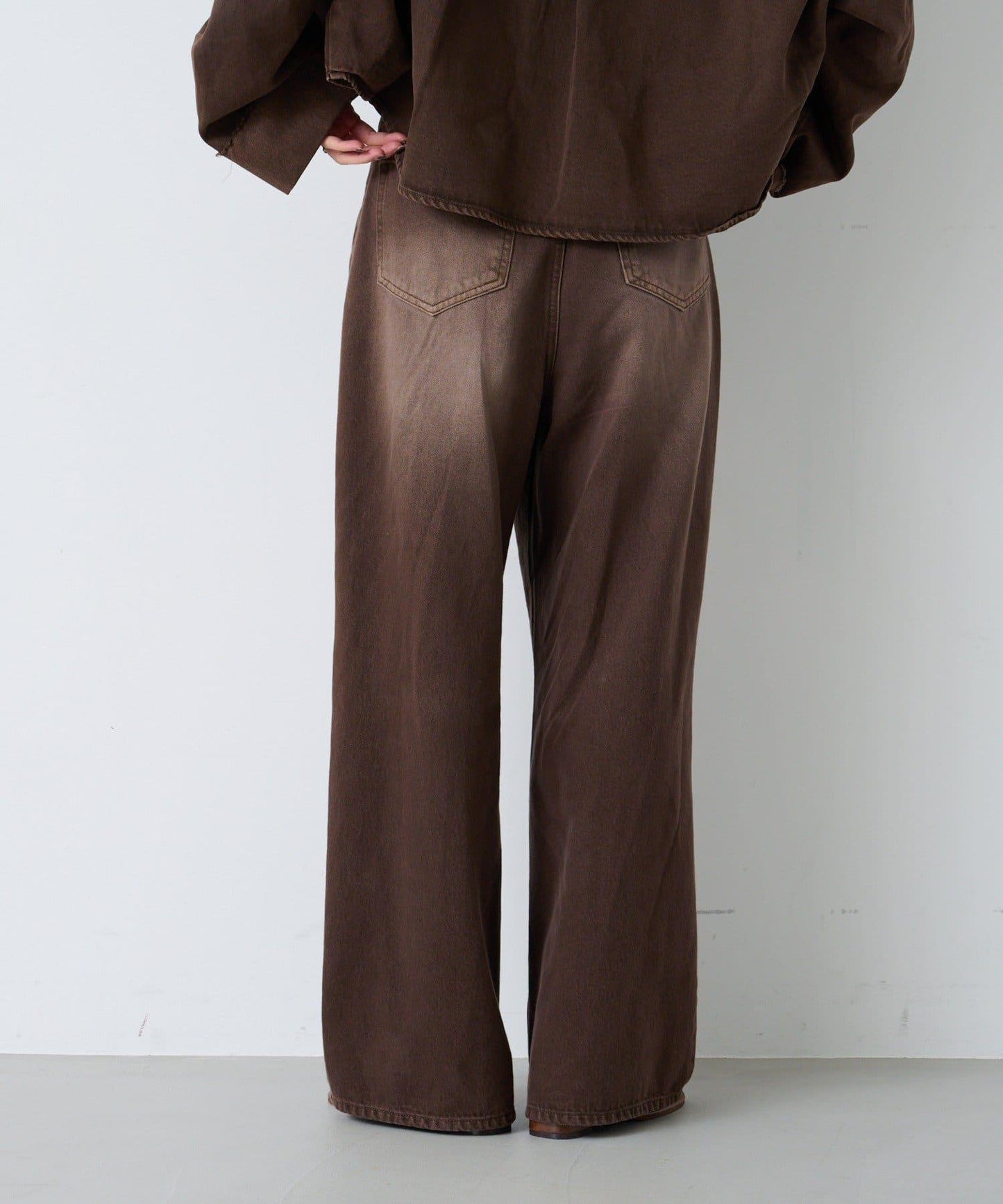 【Kastane】帶裝飾珠寶的牛仔褲