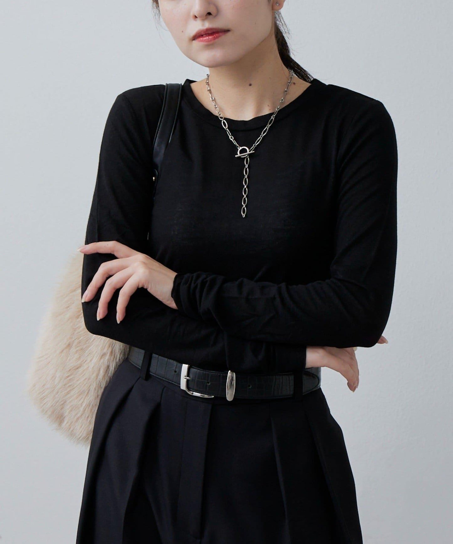 羊絨柔軟圓領針織衫