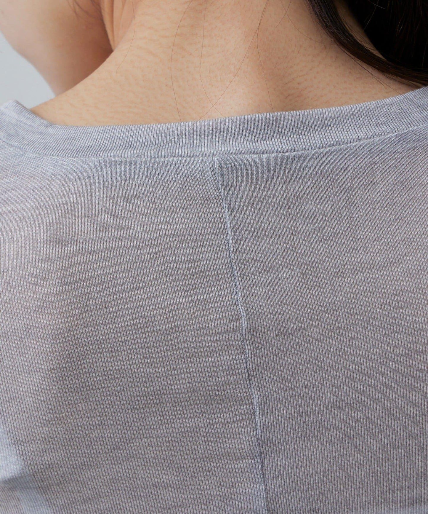 羊絨柔軟圓領針織衫