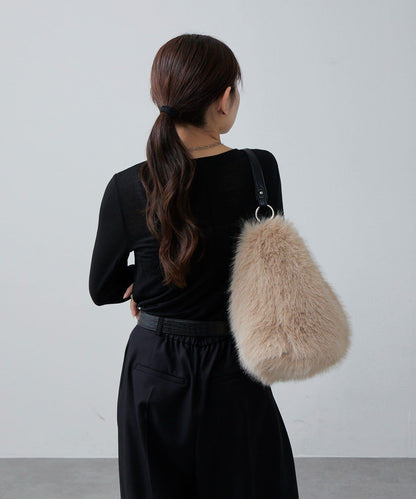 羊絨柔軟圓領針織衫