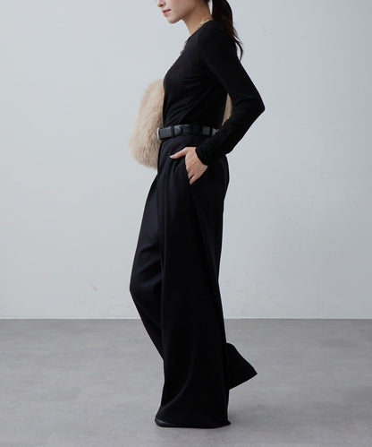 羊絨柔軟圓領針織衫