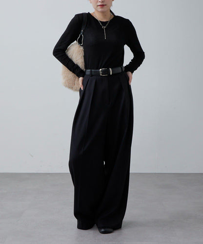 羊絨柔軟圓領針織衫