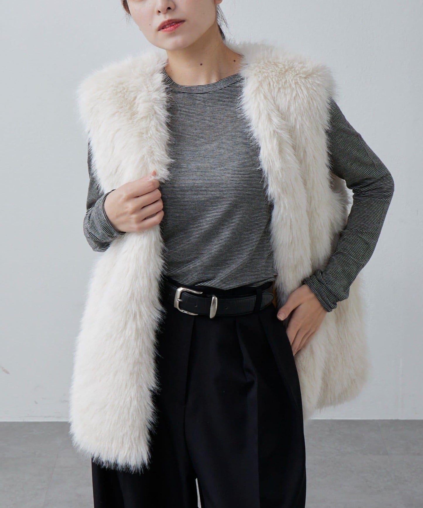 羊絨柔軟圓領針織衫