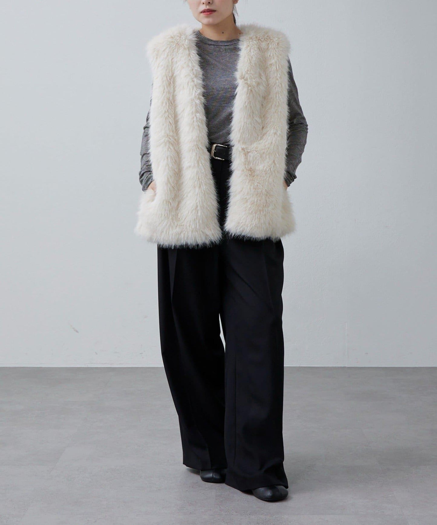 羊絨柔軟圓領針織衫