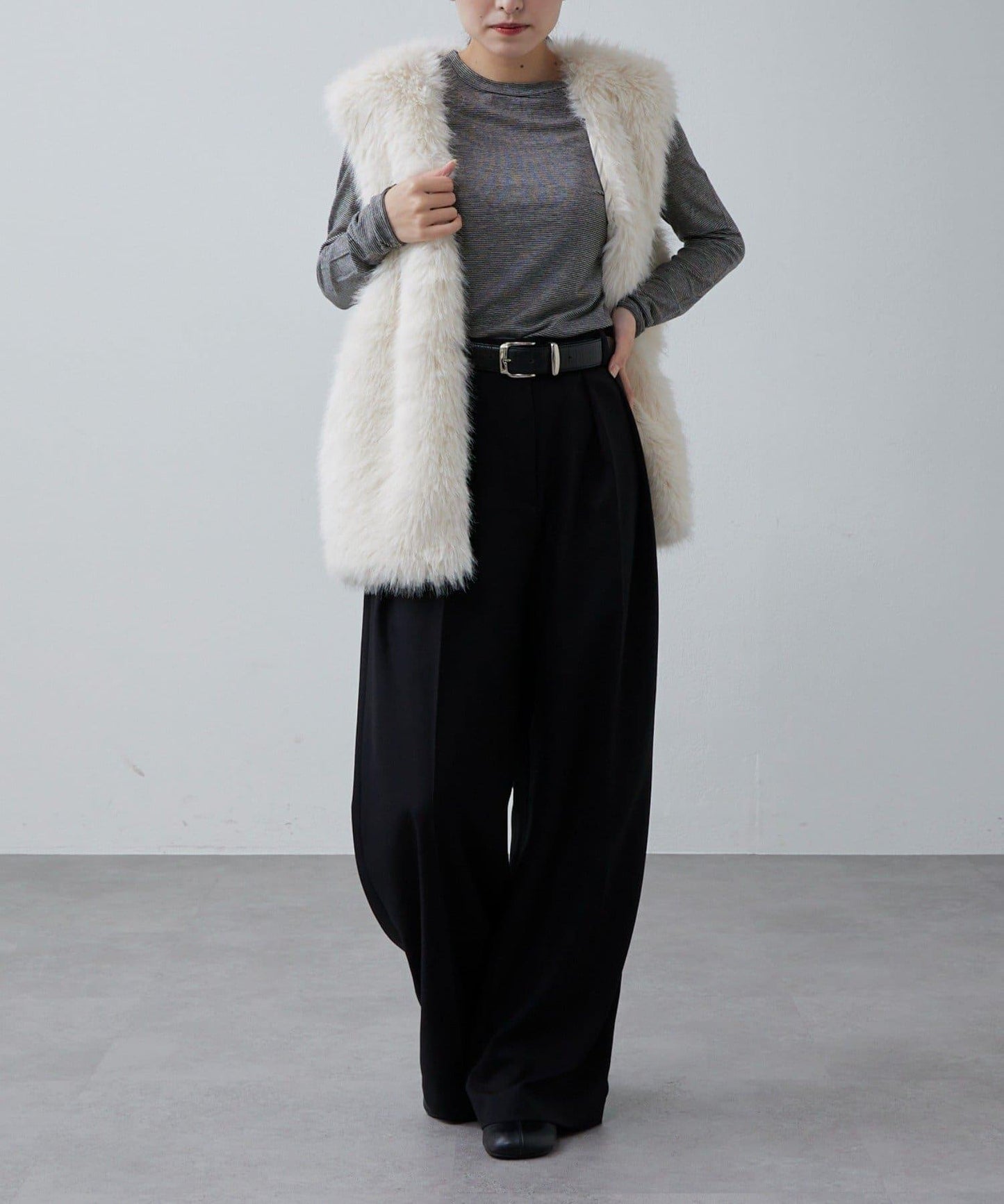 羊絨柔軟圓領針織衫