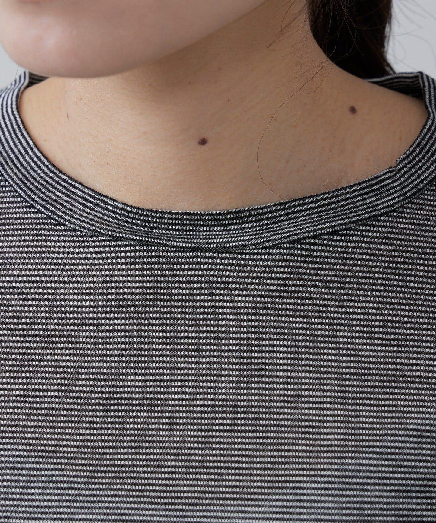 羊絨柔軟圓領針織衫