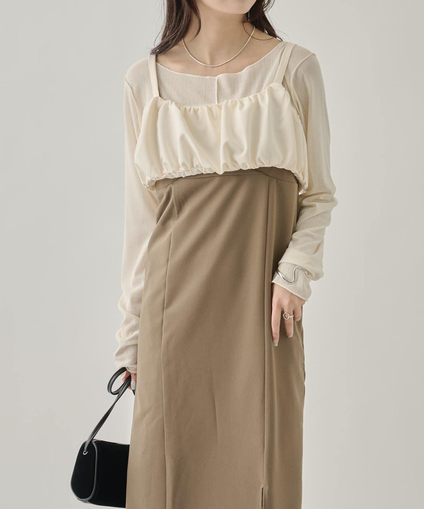 褶皺吊帶背心套裝連衣裙