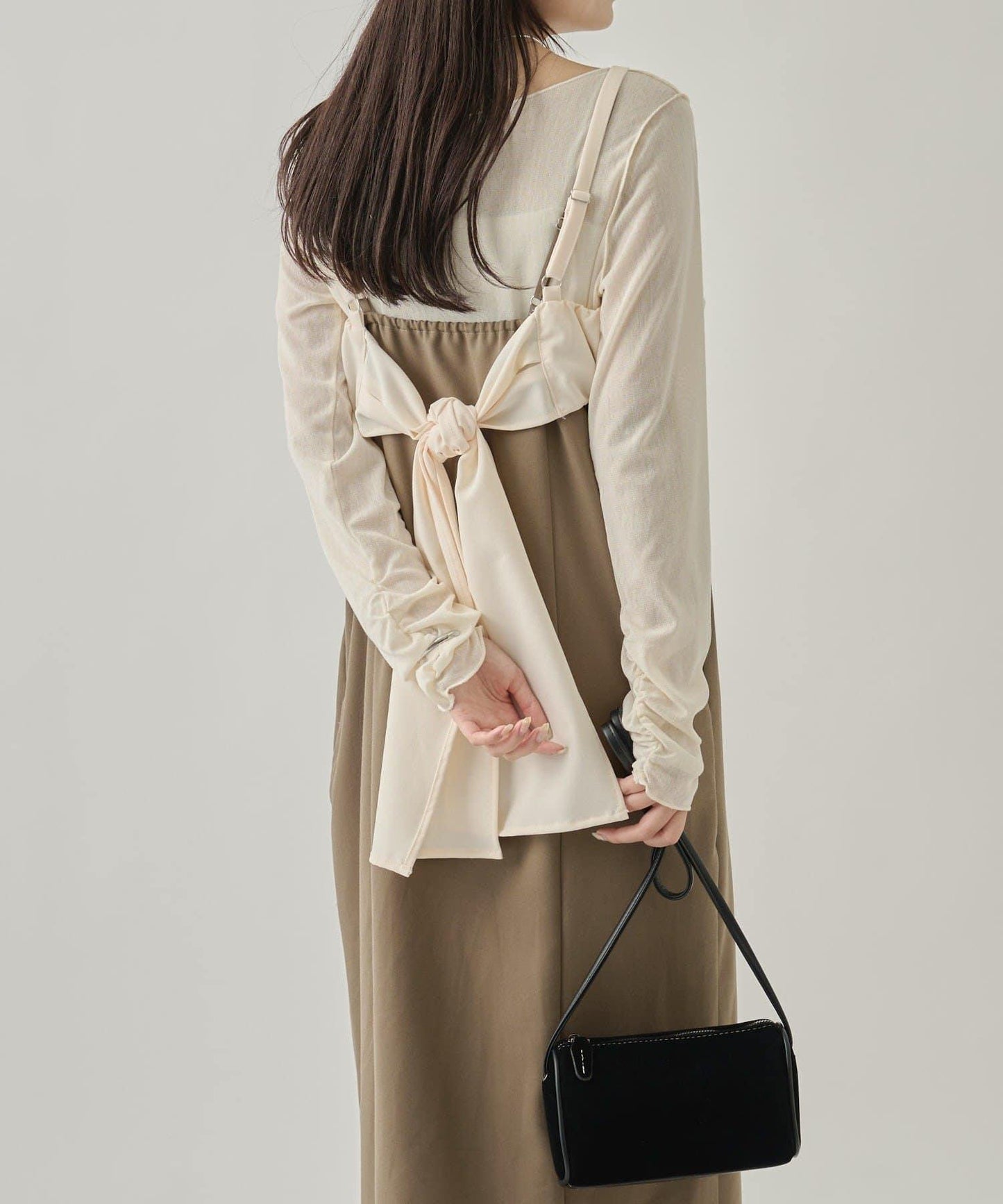 褶皺吊帶背心套裝連衣裙